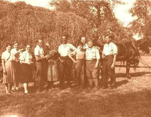 Heuete in Rain 1945